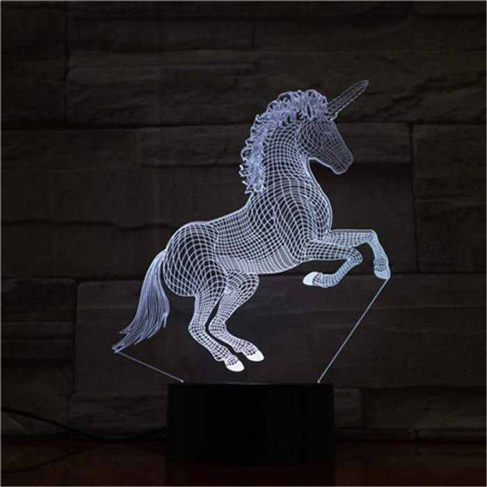 Ágaskodó Unikornis 7 színű 3D led lámpa
