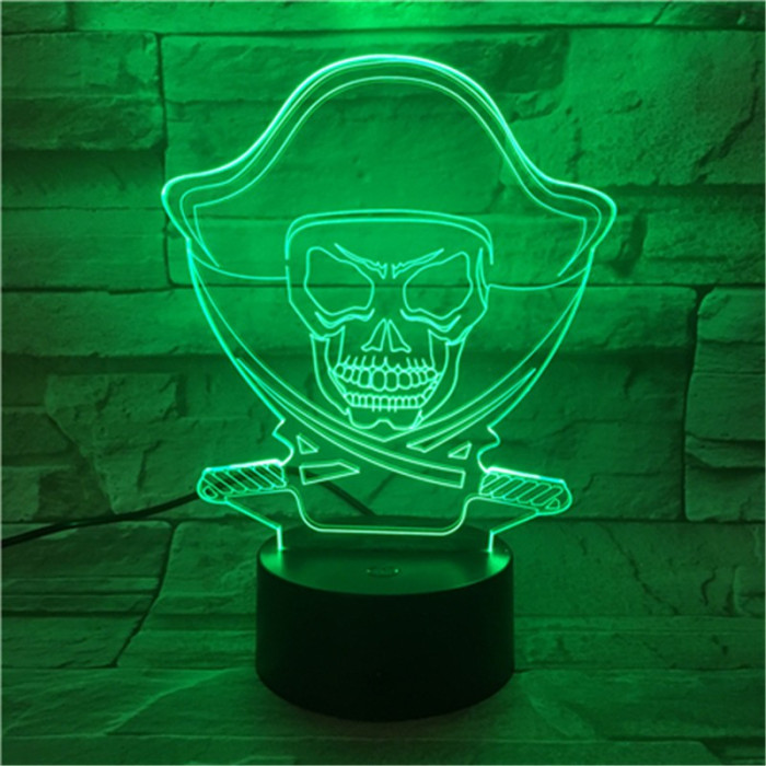 Kalóz halálfej 7 színű 3D led lámpa