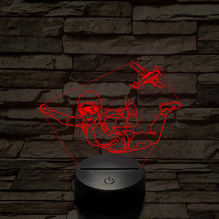 Ejtőernyős Nő 3D LED Lámpa – Egyedi Gravírozással, Műanyagtalpas