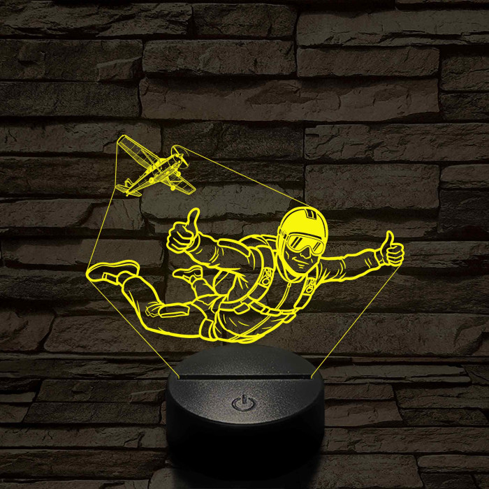 Ejtőernyős Férfi 3D LED Lámpa – Egyedi Gravírozással, Műanyagtalpas