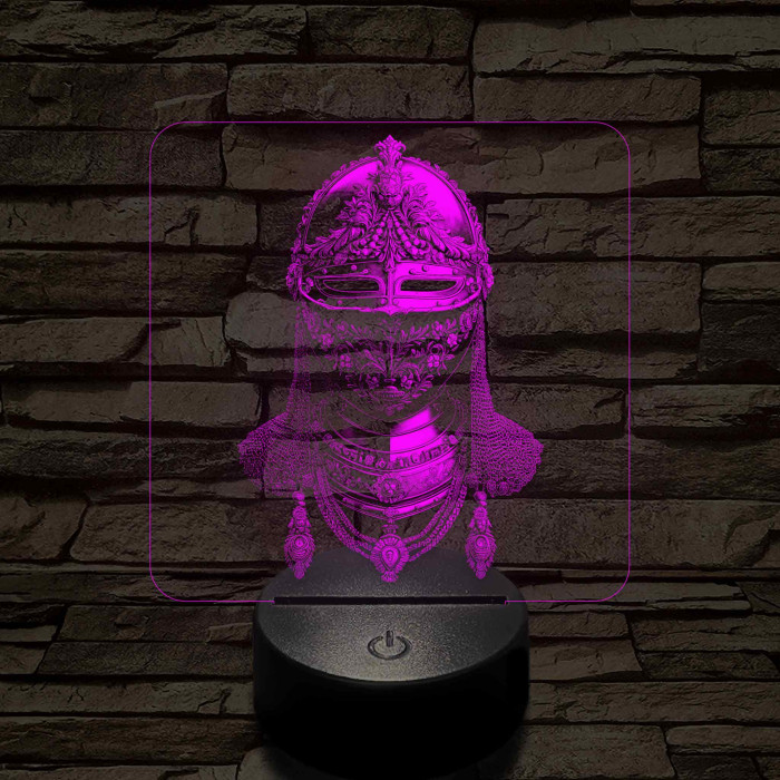 Díszes rostélyos lovagi sisak 7 színű, valósághűen gravírozott 3D led lámpa