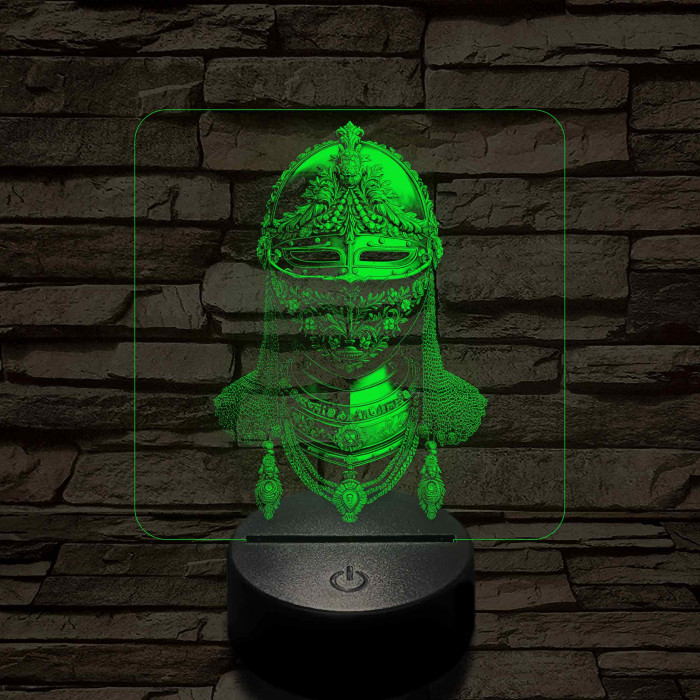 Díszes rostélyos lovagi sisak 7 színű, valósághűen gravírozott 3D led lámpa